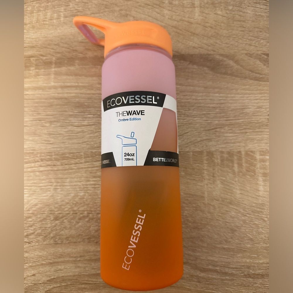 ECOVESSEL THE WAVE - BPA Free Plastic Sports Water Bottle With Straw - 24 oz